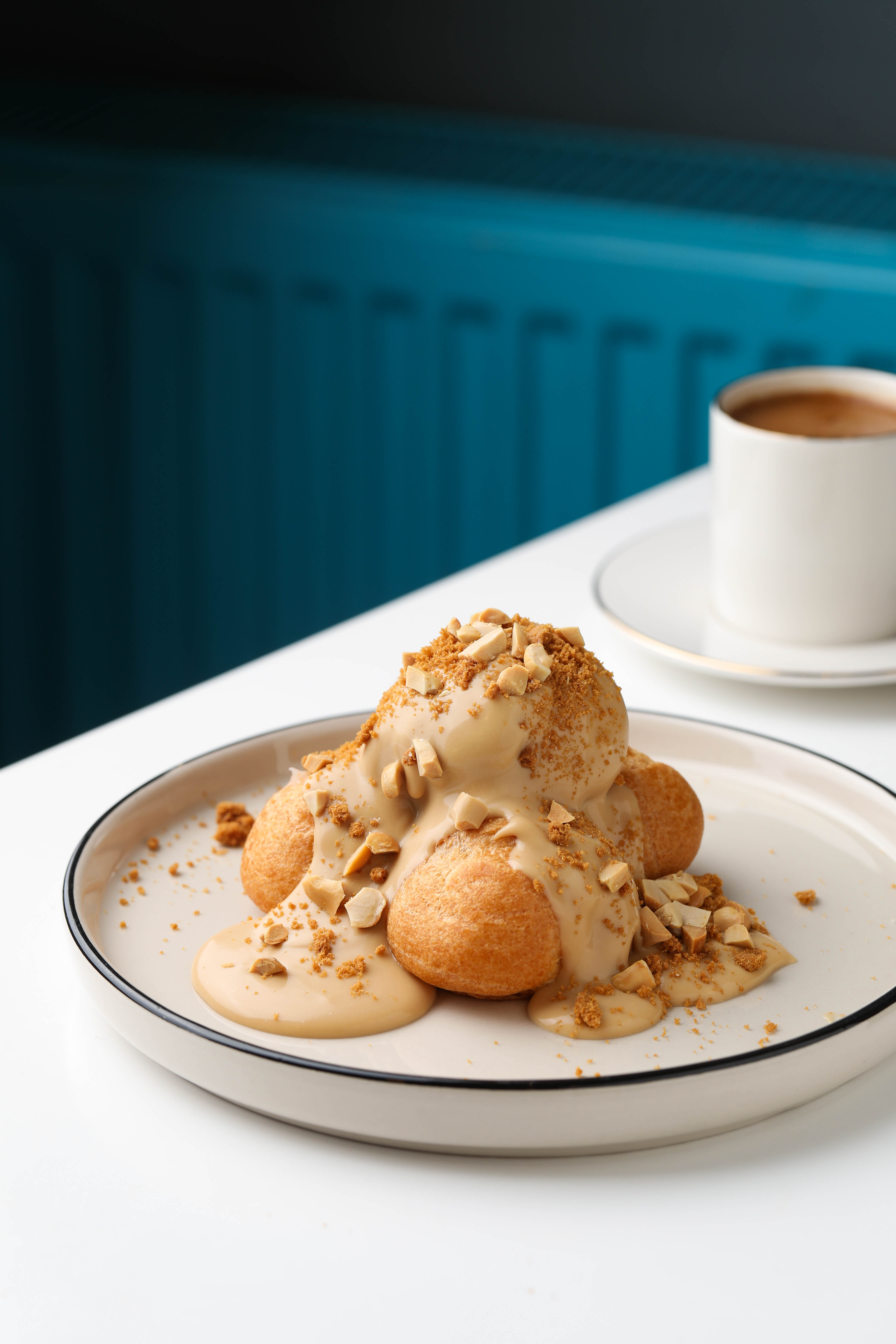 Lotus Profiterol